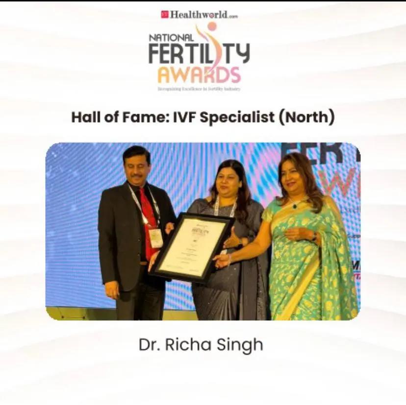 Dr. Richa Singh receiving National Fertility Award