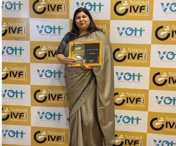 Dr. Richa Singh with HealthWorld Award